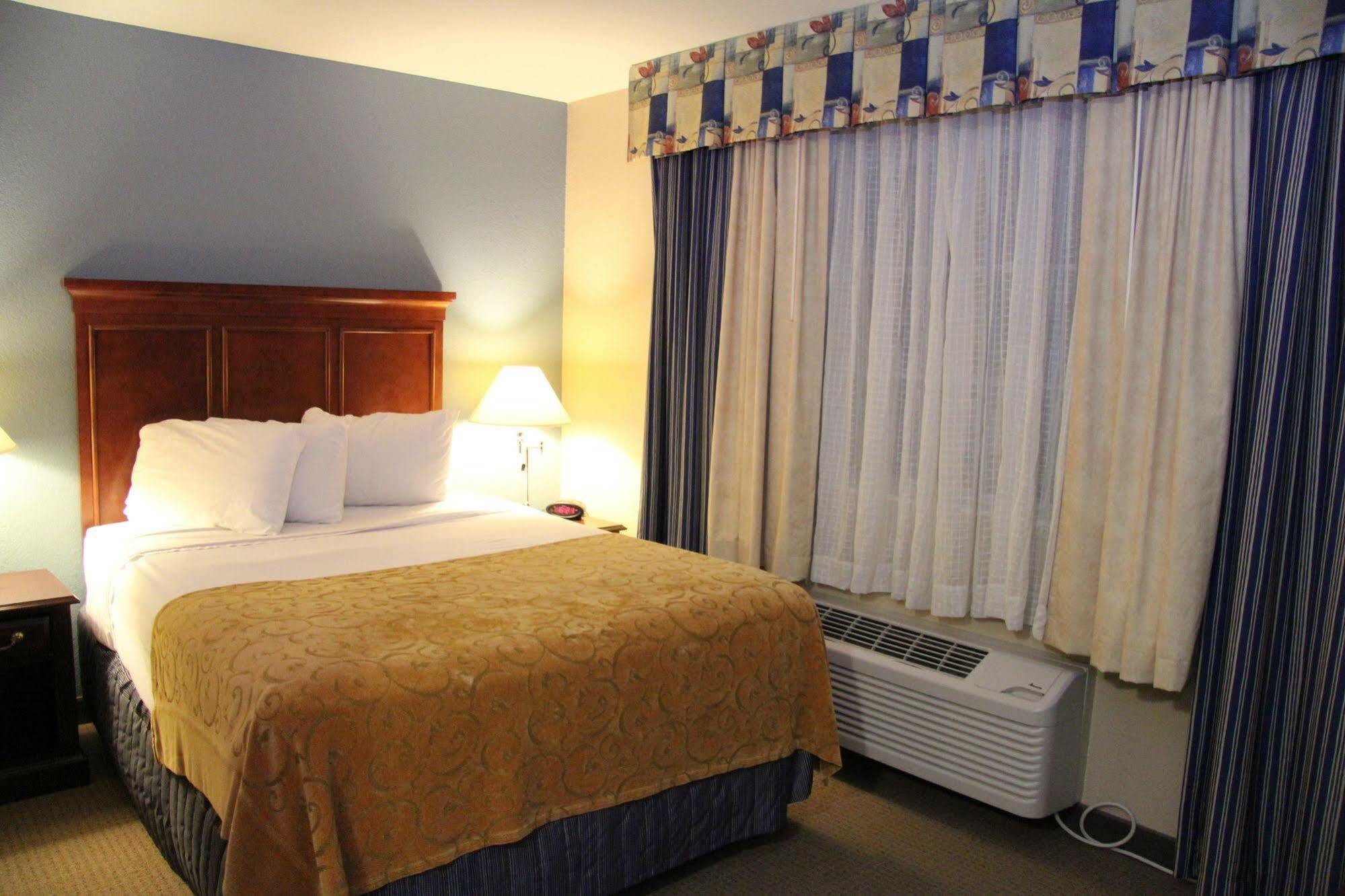 Green Acres Hotel Pittsfield Dış mekan fotoğraf